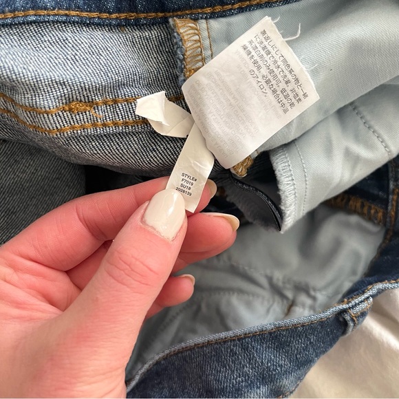 Madewell High-Rise Denim Shorts in Glenoaks Wash: Cutoff Edition Size 26 - Picture 8 of 9